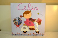 Lienzo de 40 x 40 cm personalizado modelo "niña en moto"