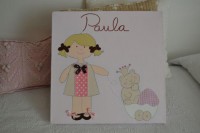 Lienzo de 40 x 40 cm personalizado modelo "niña con carrito y osito"